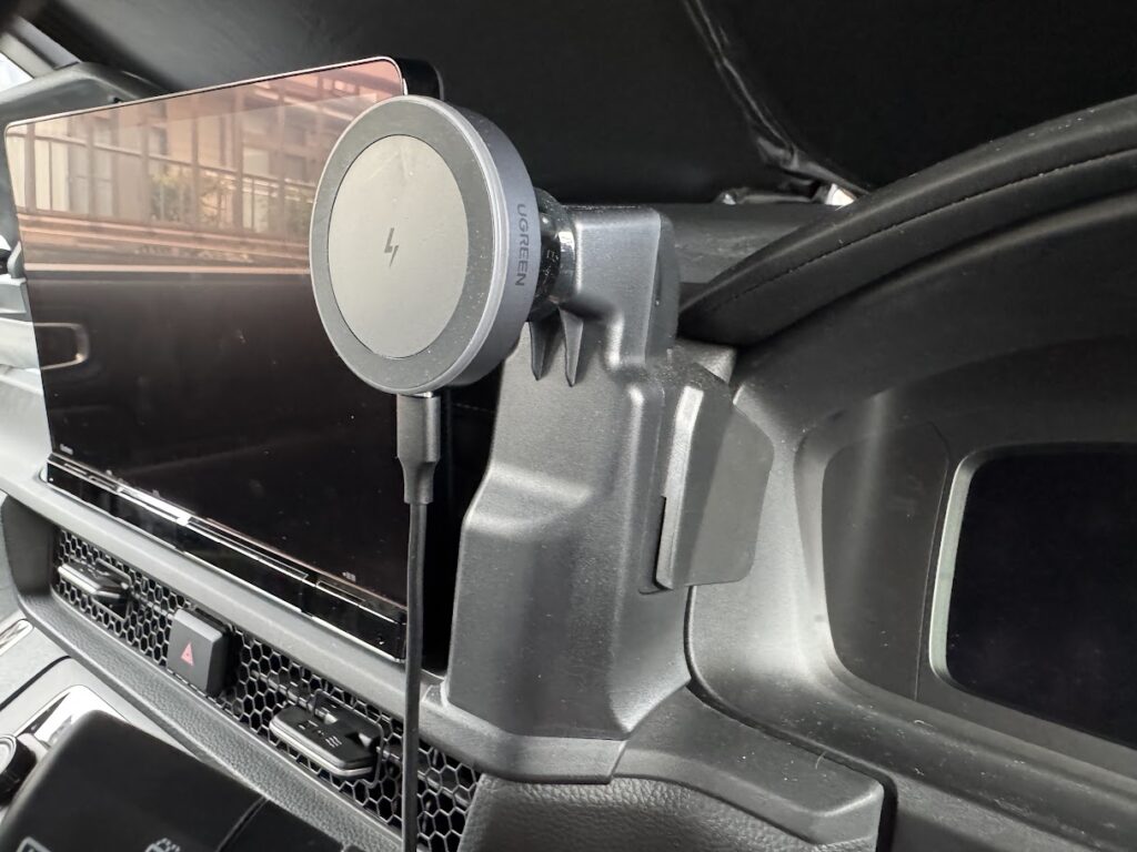 槌屋ヤック製の車種専用ホルダー+ホルダー部分をマグセーフ式に付け替え