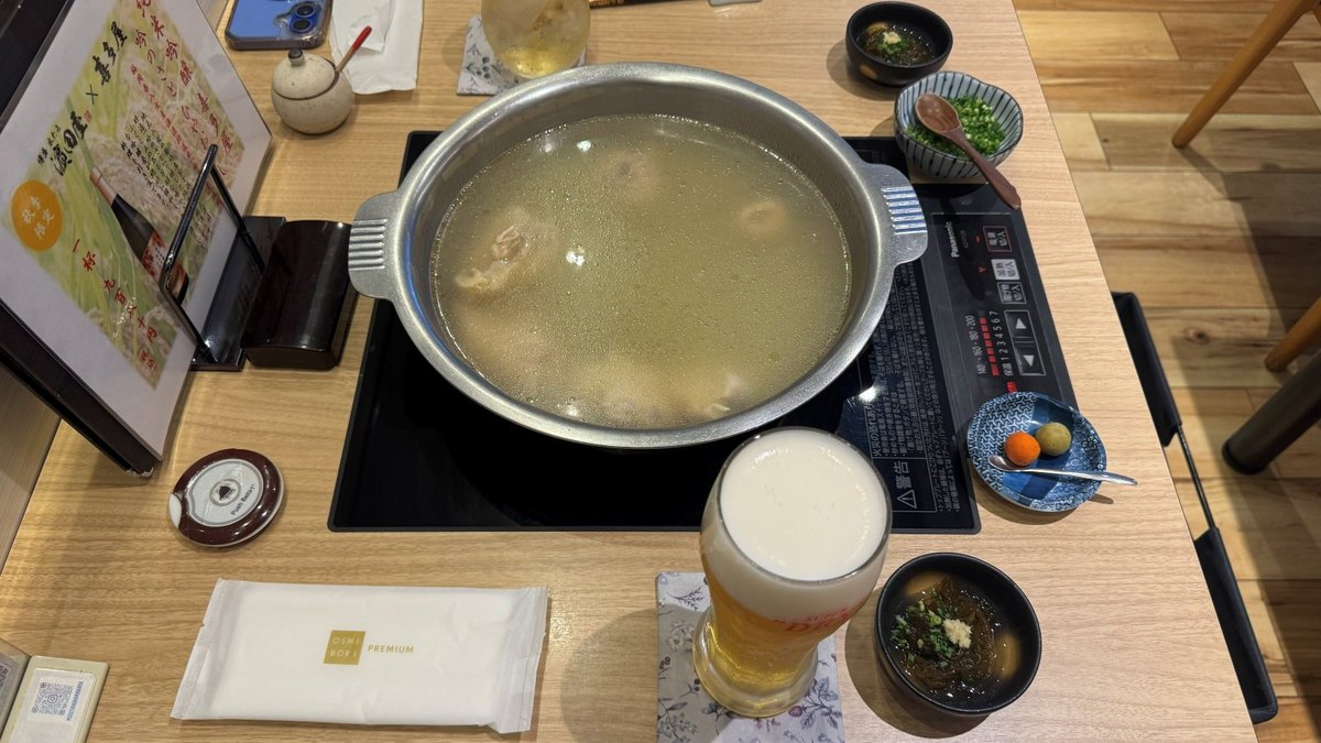 鍋の水たきとビール、前菜