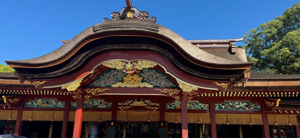 太宰府天満宮の御本殿の屋根と彫刻
